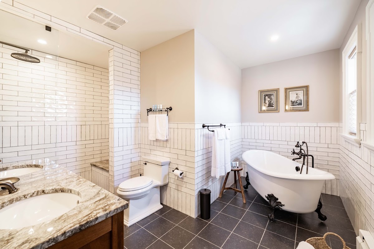 Willoughby House photo 3
