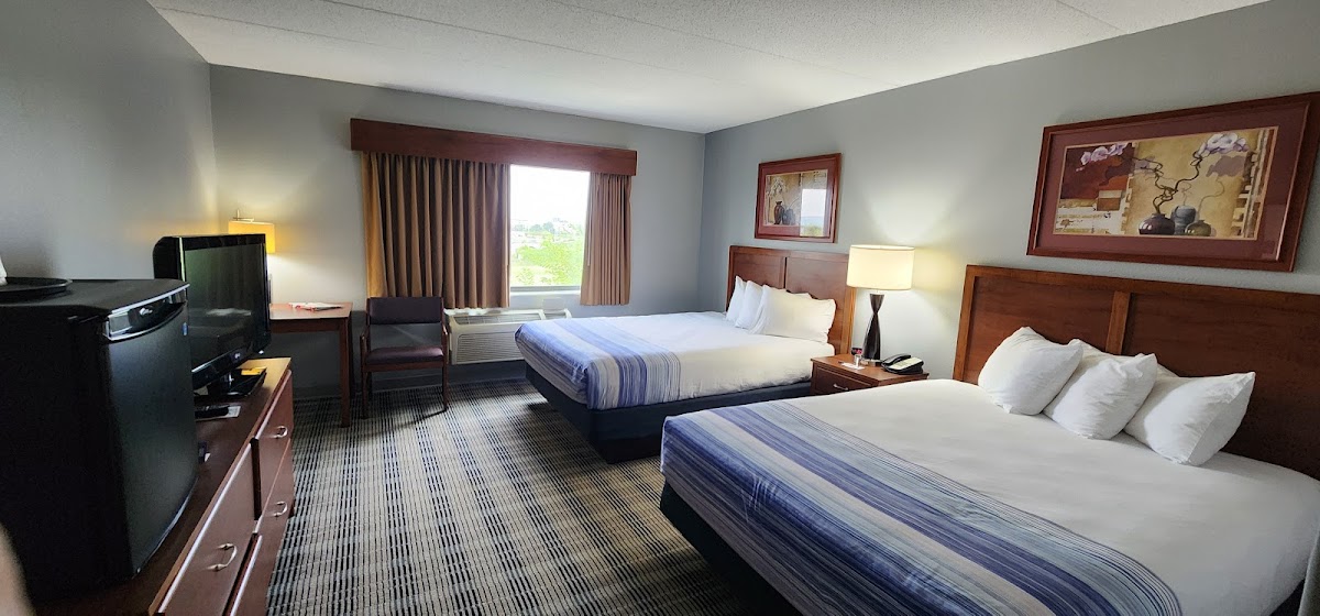 AmericInn by Wyndham Cedar Rapids Airport photo 2