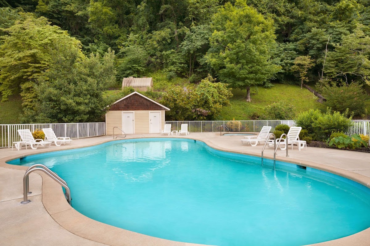 Super 8 by Wyndham Cherokee photo 3