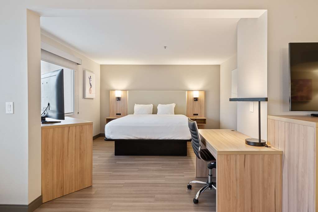 Best Western Lake Oswego/Portland Hotel & Suites photo 2