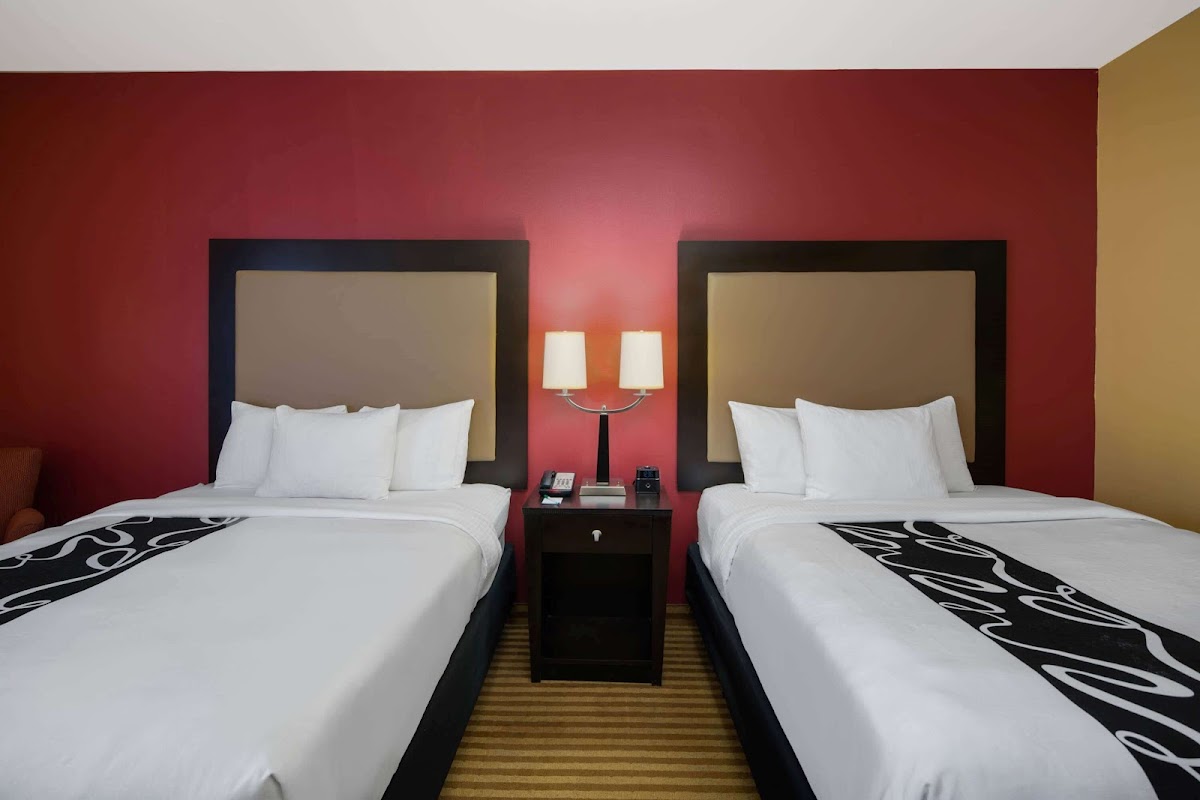 La Quinta Inn & Suites by Wyndham Atlanta-Union City photo 2