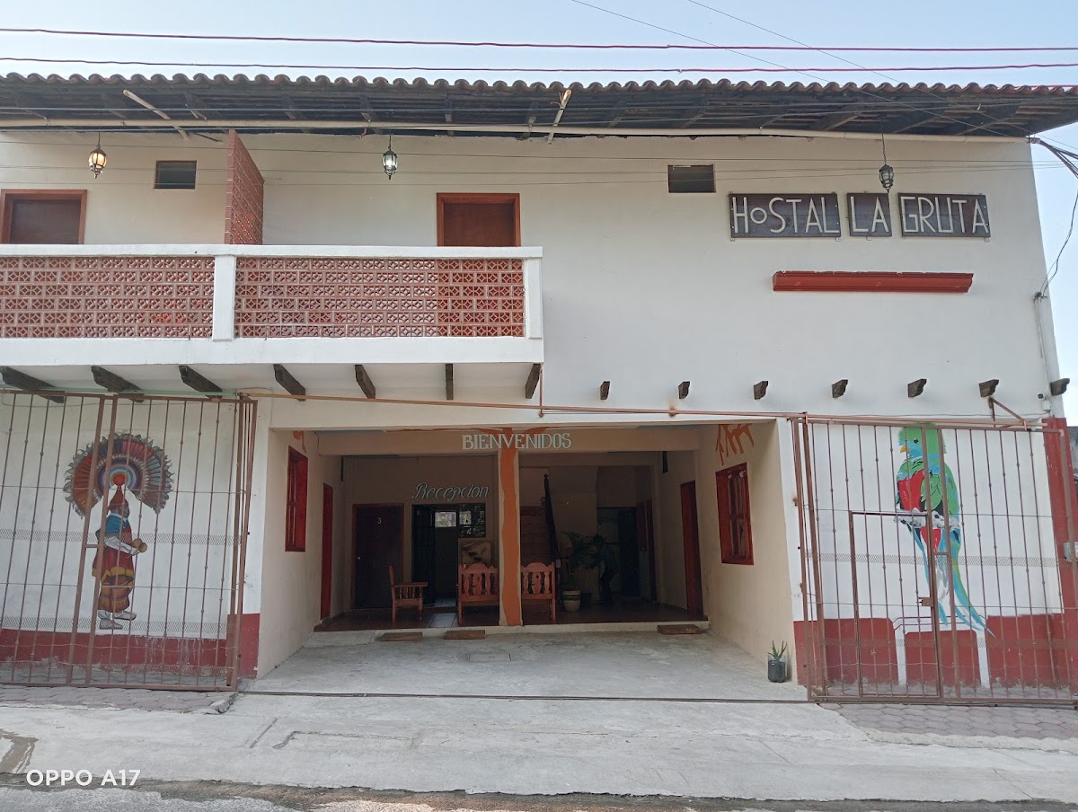 Hotel 'Hostal la gruta'