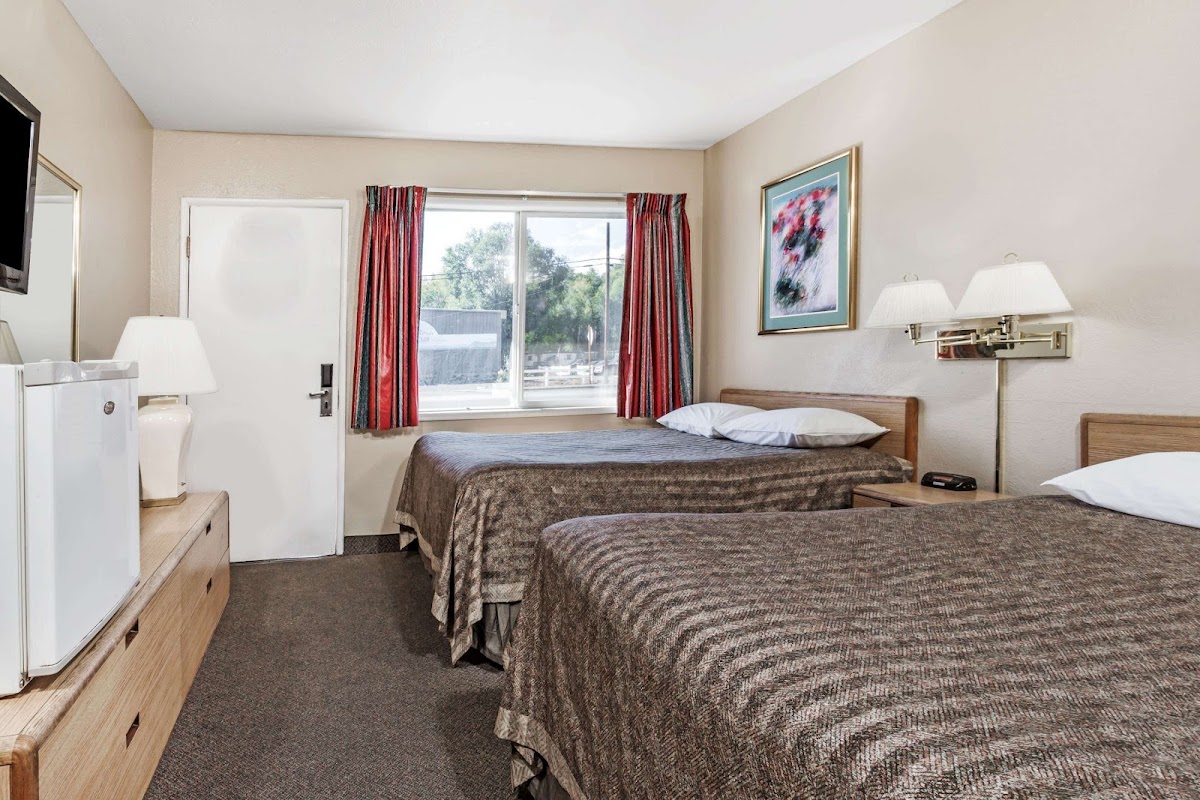 Travelodge by Wyndham La Grande photo 2