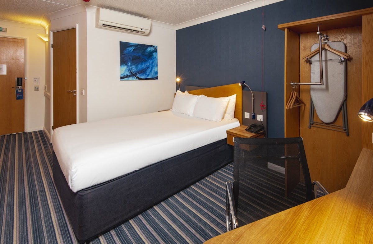 Holiday Inn Express Southampton - West by IHG photo 2