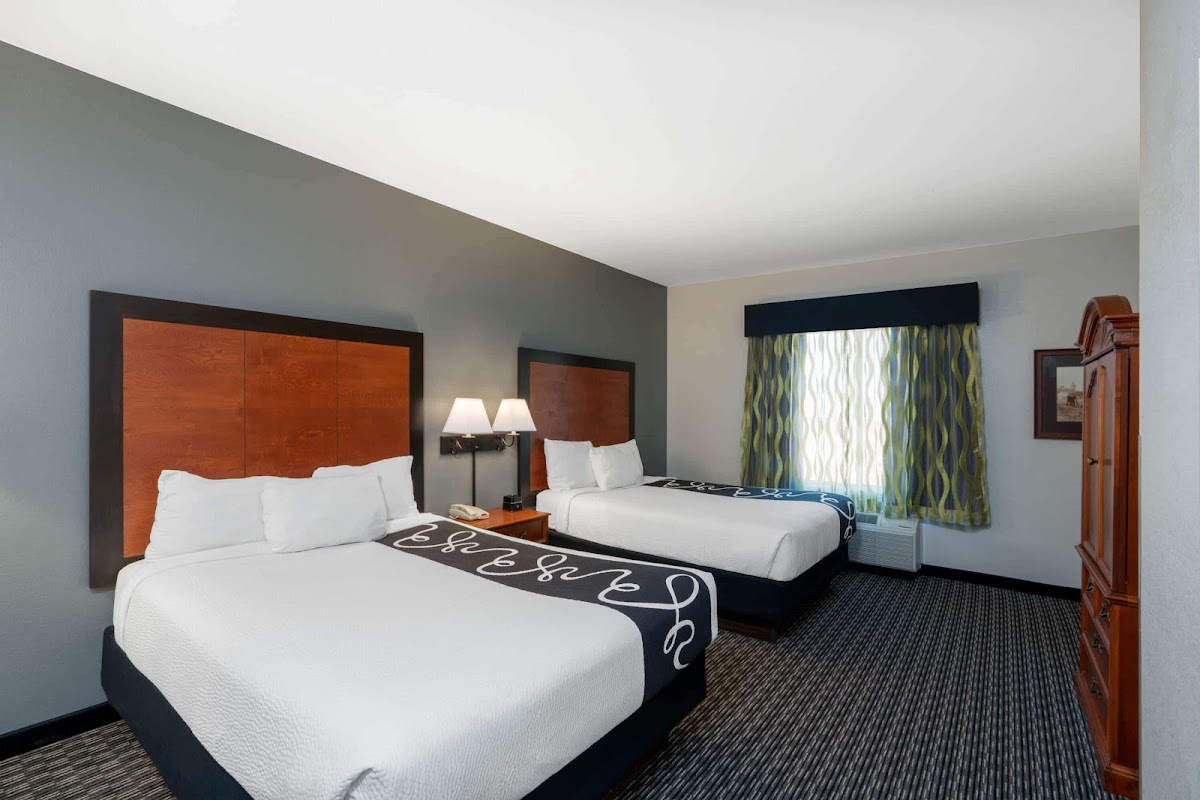 La Quinta Inn & Suites by Wyndham Rifle photo 2