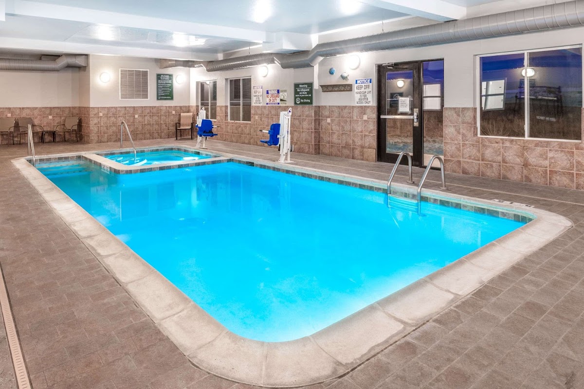 La Quinta Inn & Suites by Wyndham Rifle photo 3