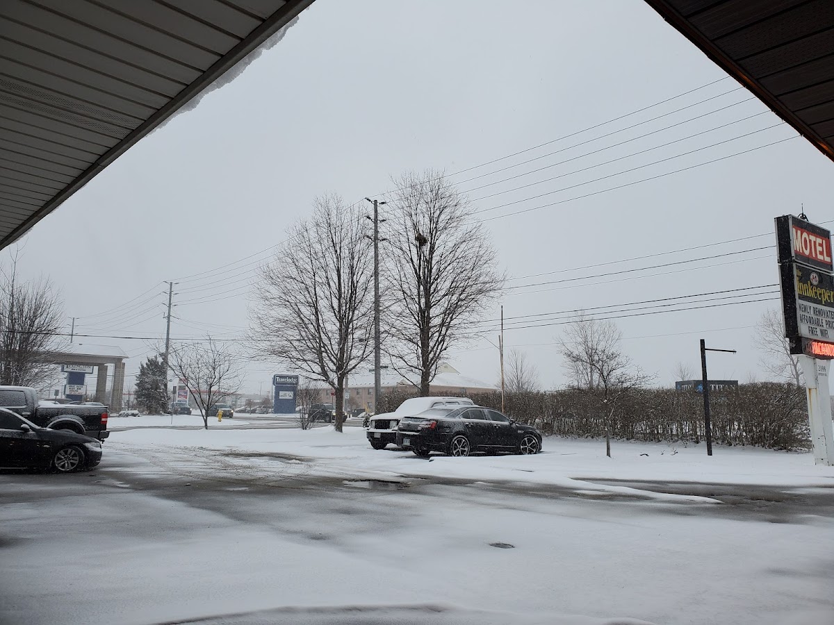 Innkeeper Motel photo 3