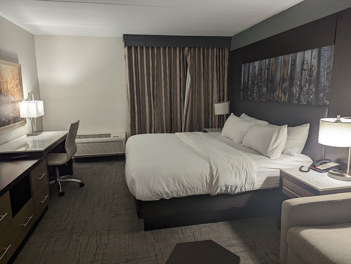 DoubleTree by Hilton Neenah photo 2