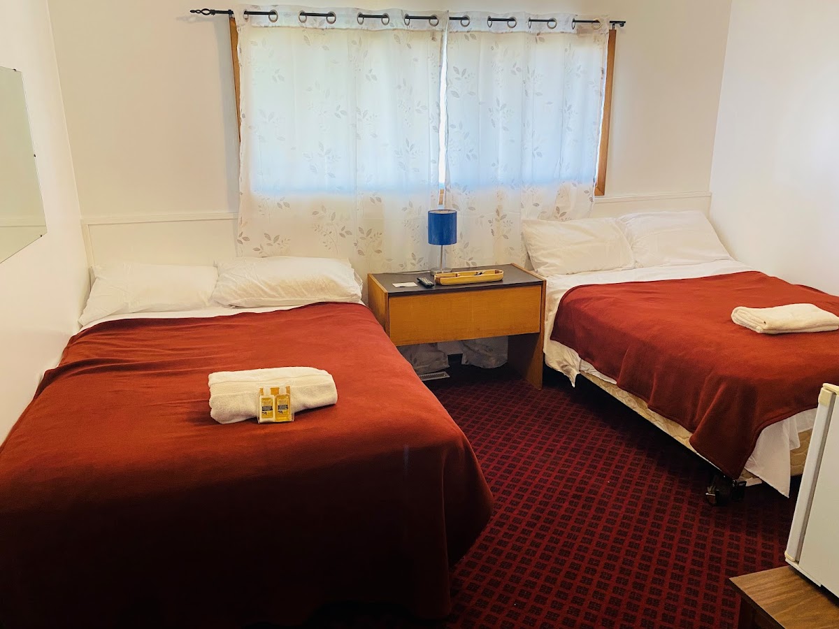 Theodore Motor Hotel photo 2