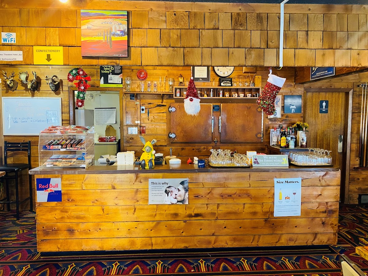 Theodore Motor Hotel photo 3
