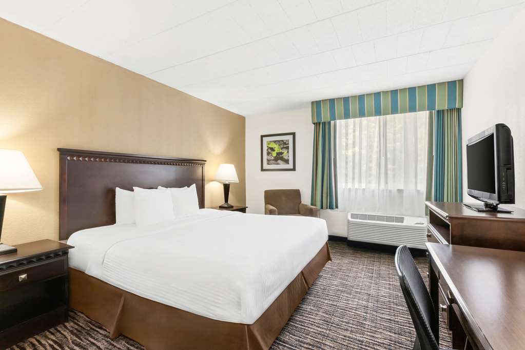 Best Western Hazlet Inn photo 2