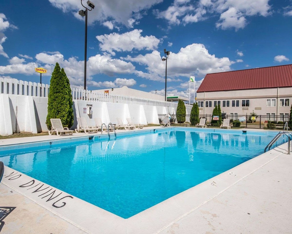 Quality Inn & Suites Elizabethtown photo 3
