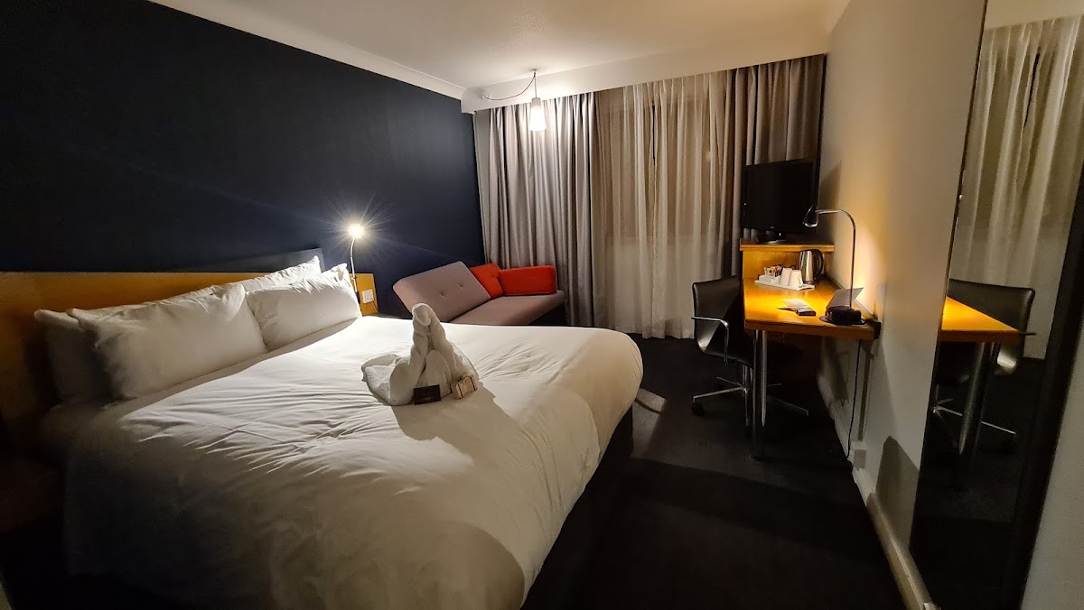 Holiday Inn Express Birmingham - Oldbury by IHG photo 2