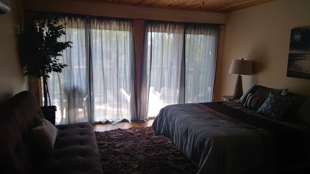 Driftwood River Lodge photo 2