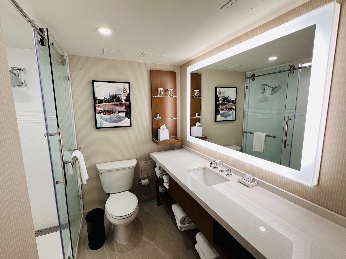 Delta Hotels by Marriott Allentown Lehigh Valley photo 3