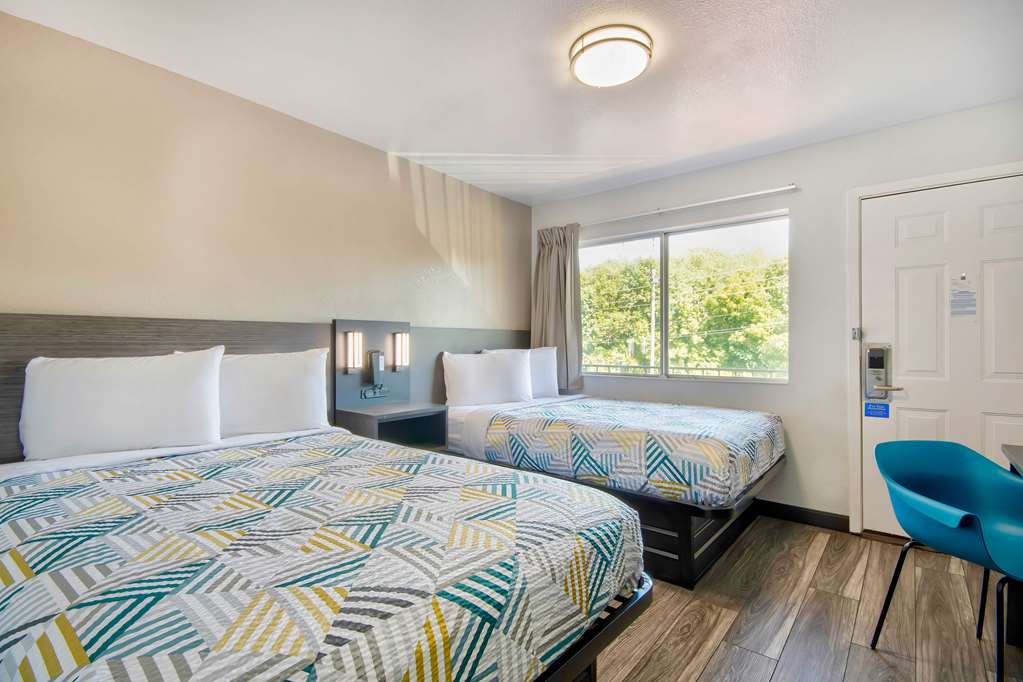 Motel 6 Russellville, AR photo 2