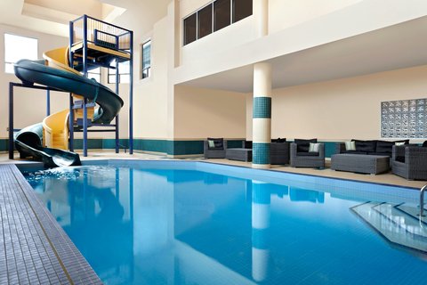 Four Points by Sheraton Hotel & Suites Calgary West photo 3
