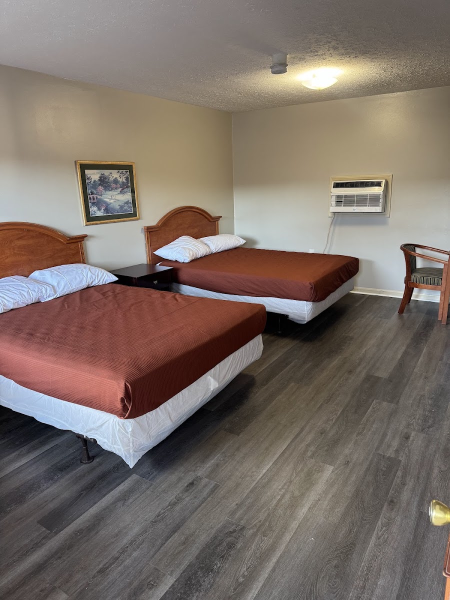 Louisville Manor Hotel photo 2