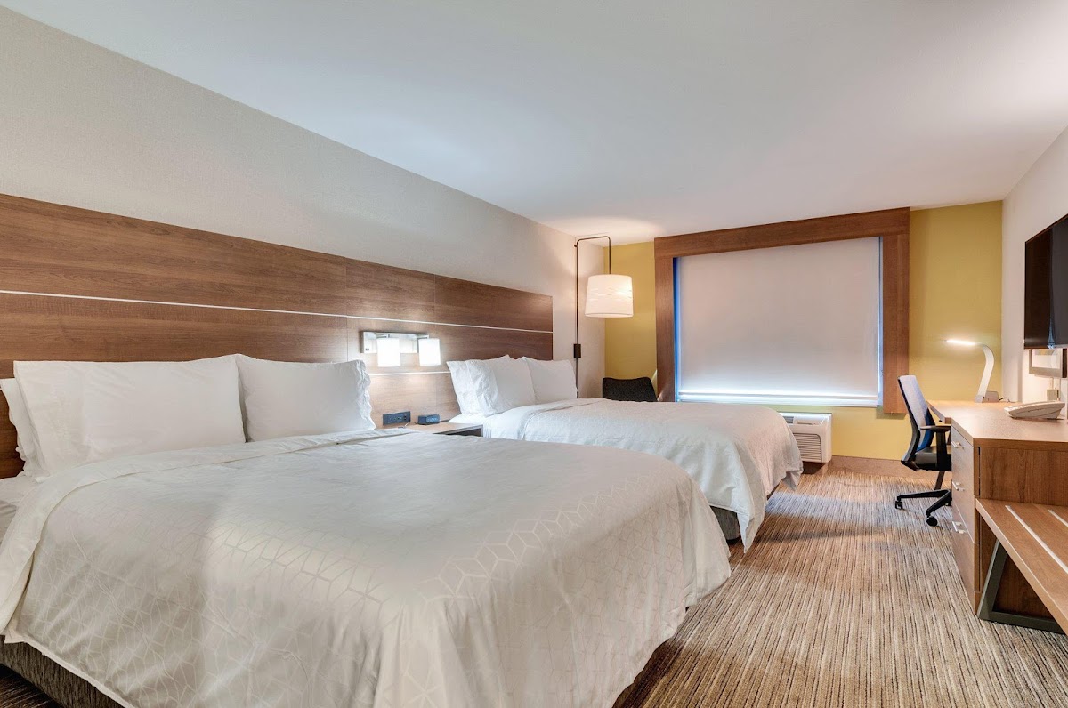 Holiday Inn Express & Suites Lake Elsinore by IHG photo 2