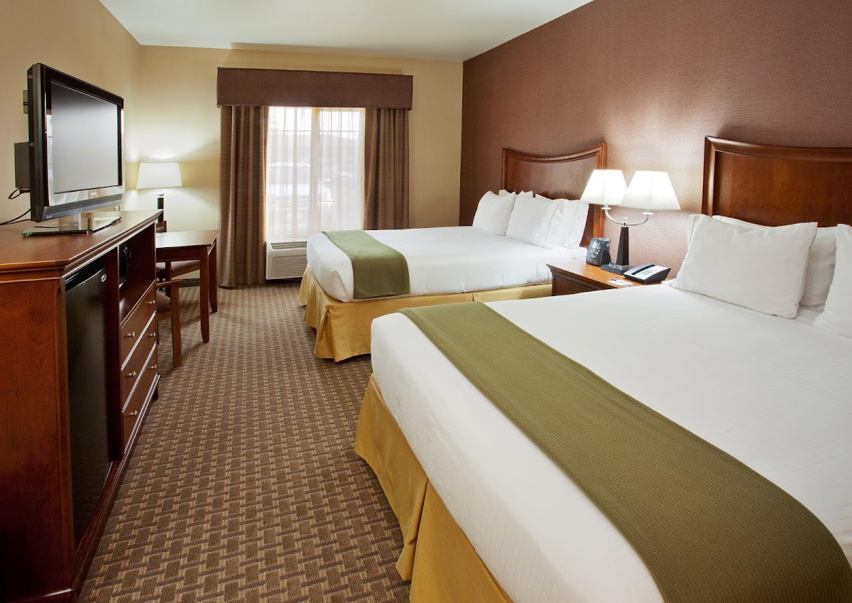 Holiday Inn Express & Suites Willows by IHG photo 2