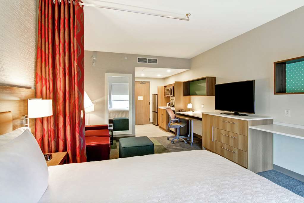 Home2 Suites by Hilton Montreal Dorval photo 2