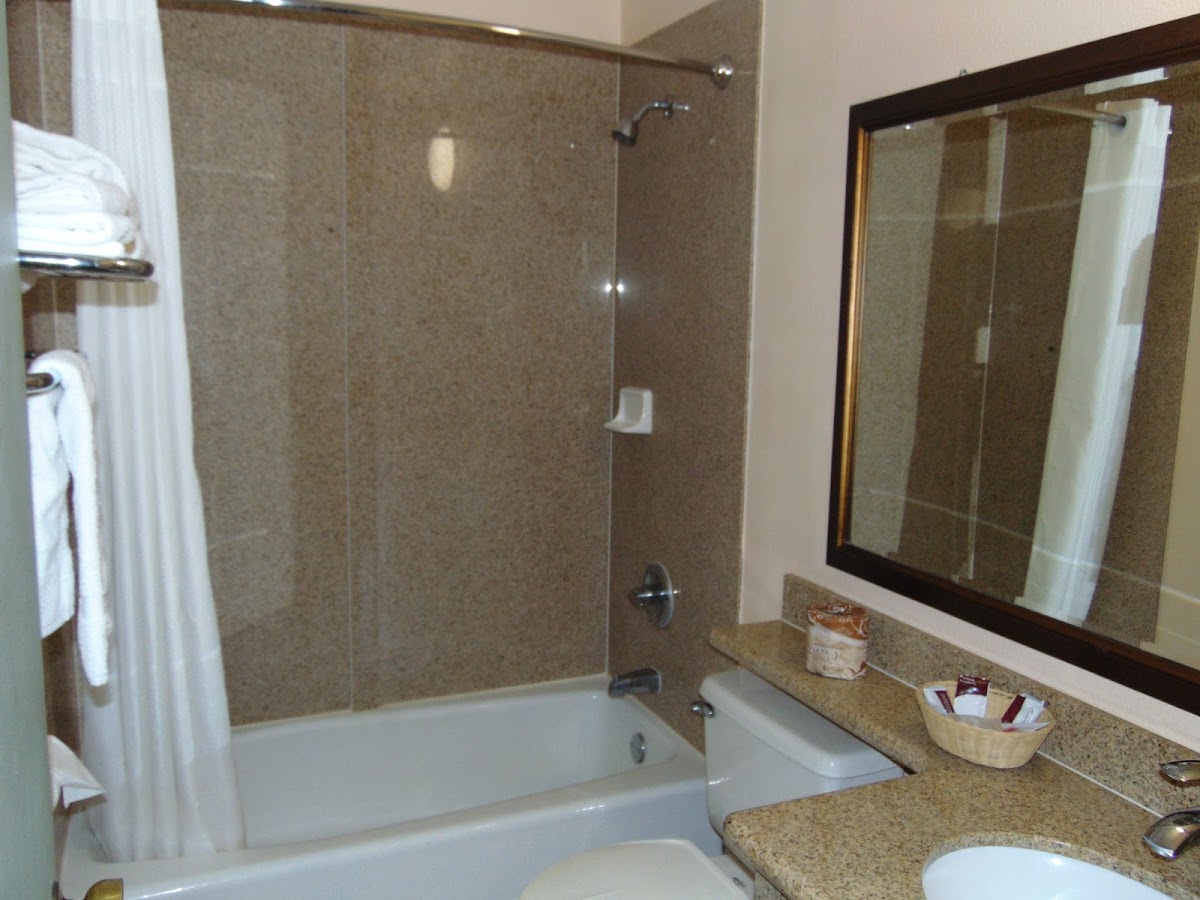 Corcoran Country Inn photo 3