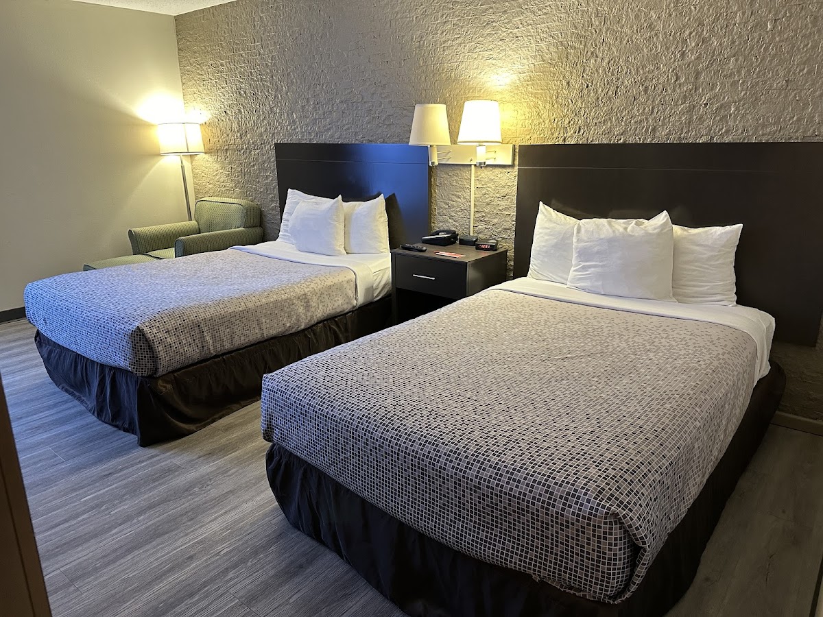 Econo Lodge Metro photo 2