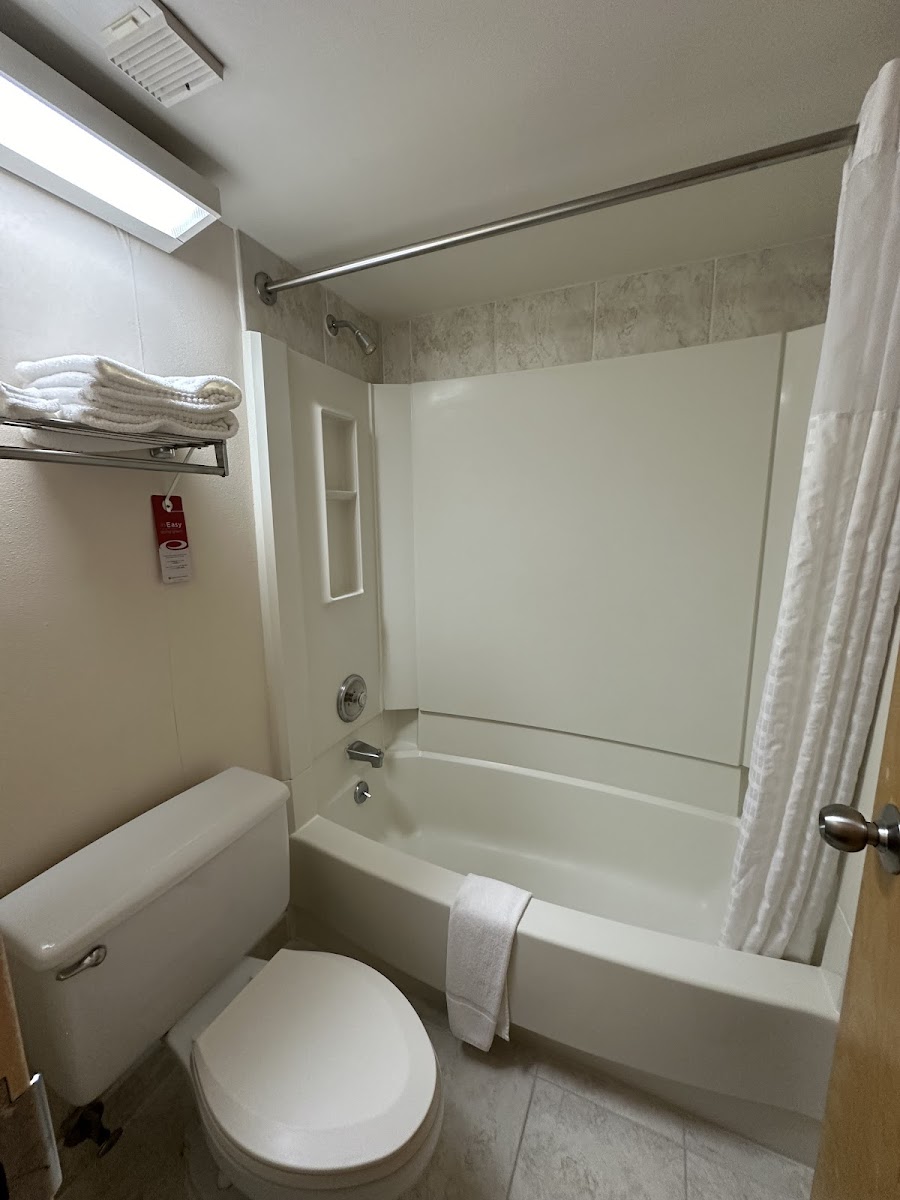 Econo Lodge Metro photo 3