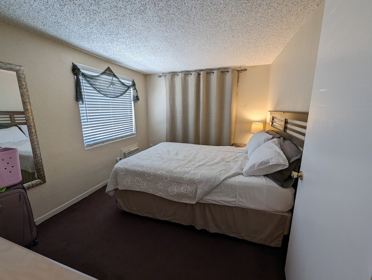 Hudson Dockside Inn photo 2