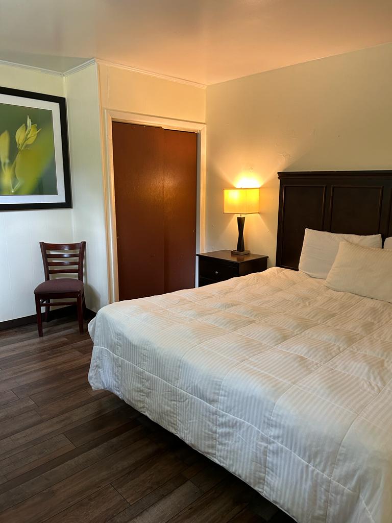 Country Place Inn and Suites