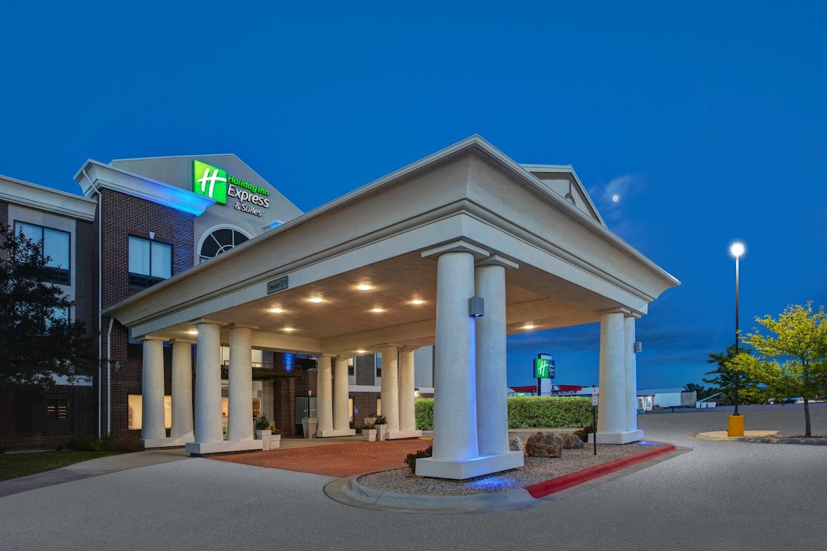 Holiday Inn Express & Suites Buffalo by IHG