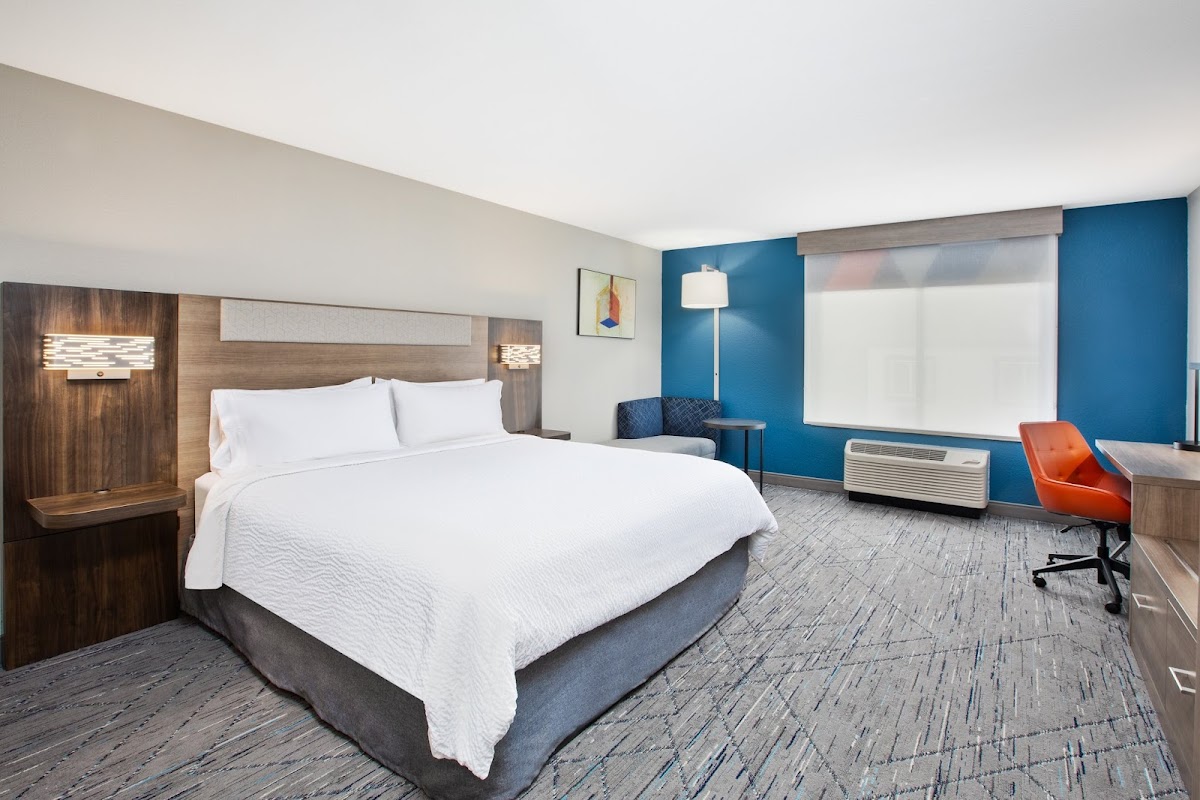 Holiday Inn Express & Suites Buffalo by IHG photo 2