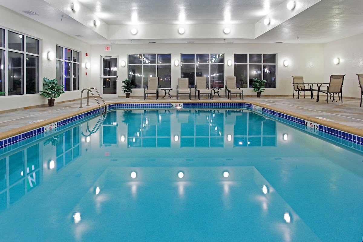 Holiday Inn Express & Suites Buffalo by IHG photo 3
