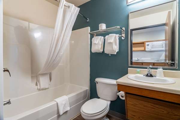 WoodSpring Suites Champaign near University photo 3