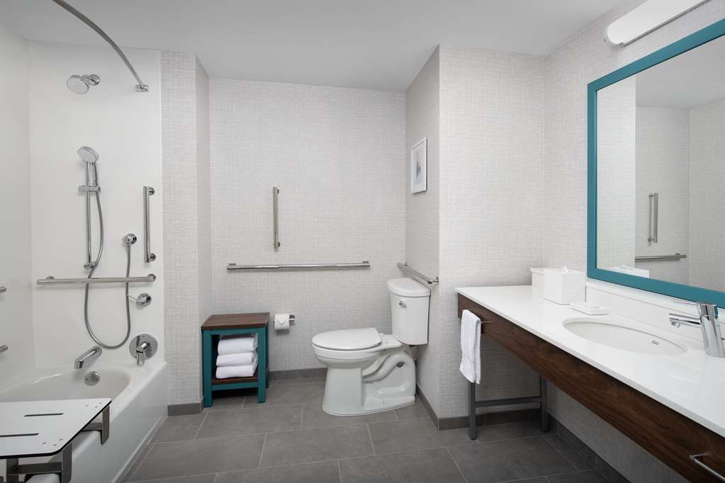 Hampton Inn Orlando Southeast Nona photo 3