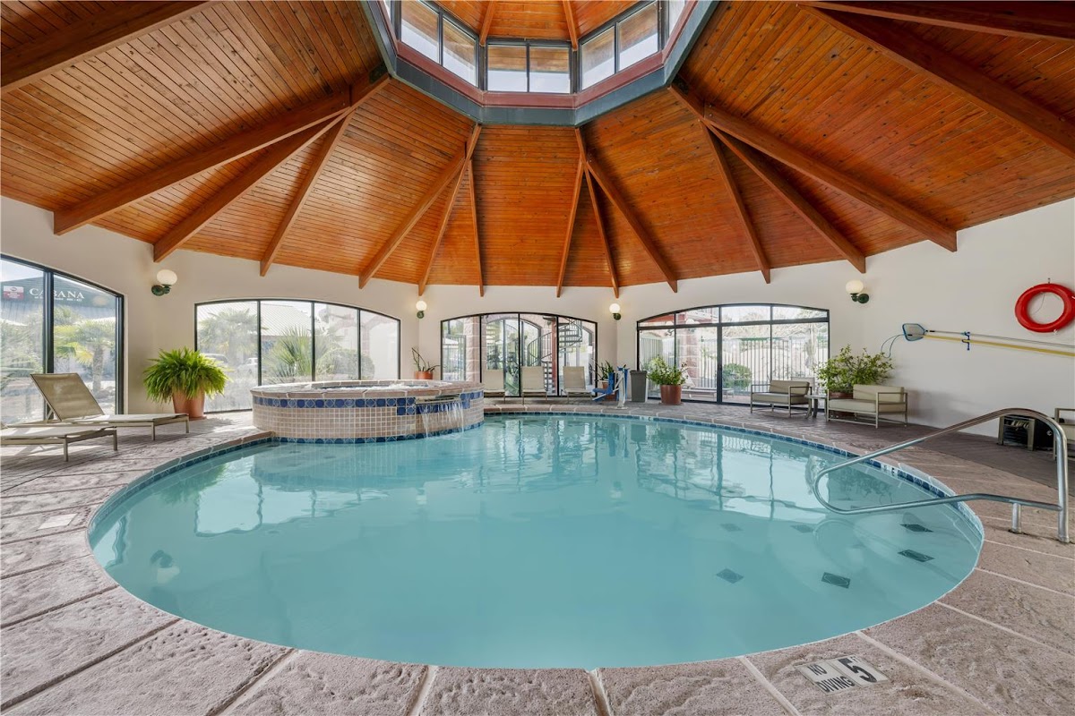 Best Western Plus Swiss Chalet Hotel & Suites photo 3