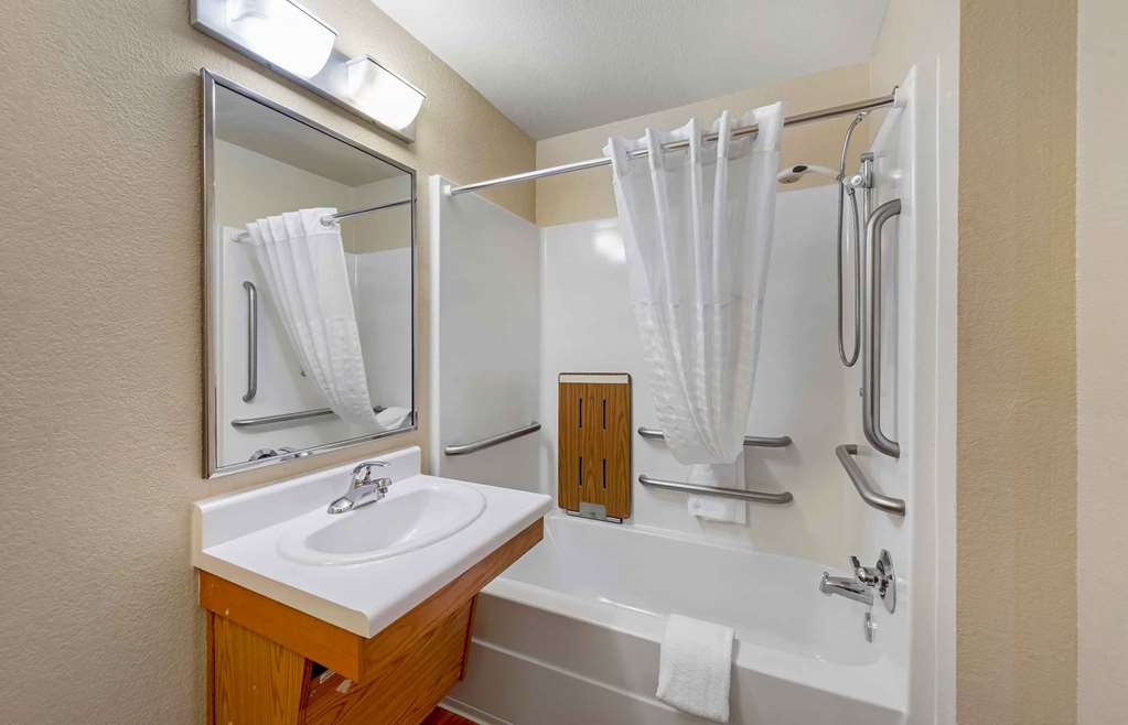 Extended Stay America Select Suites- Omaha - Southwest photo 3