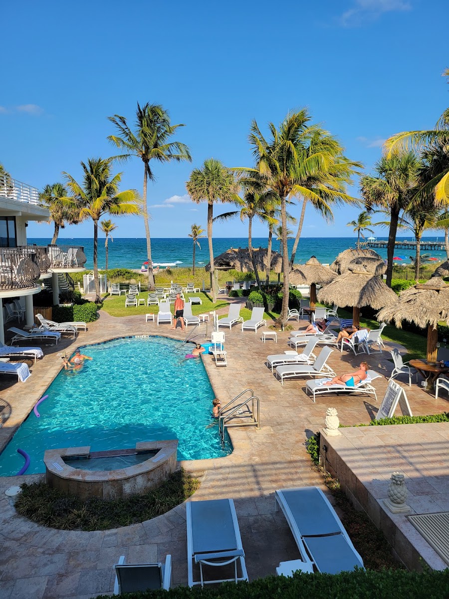 High Noon Beach Resort photo 3