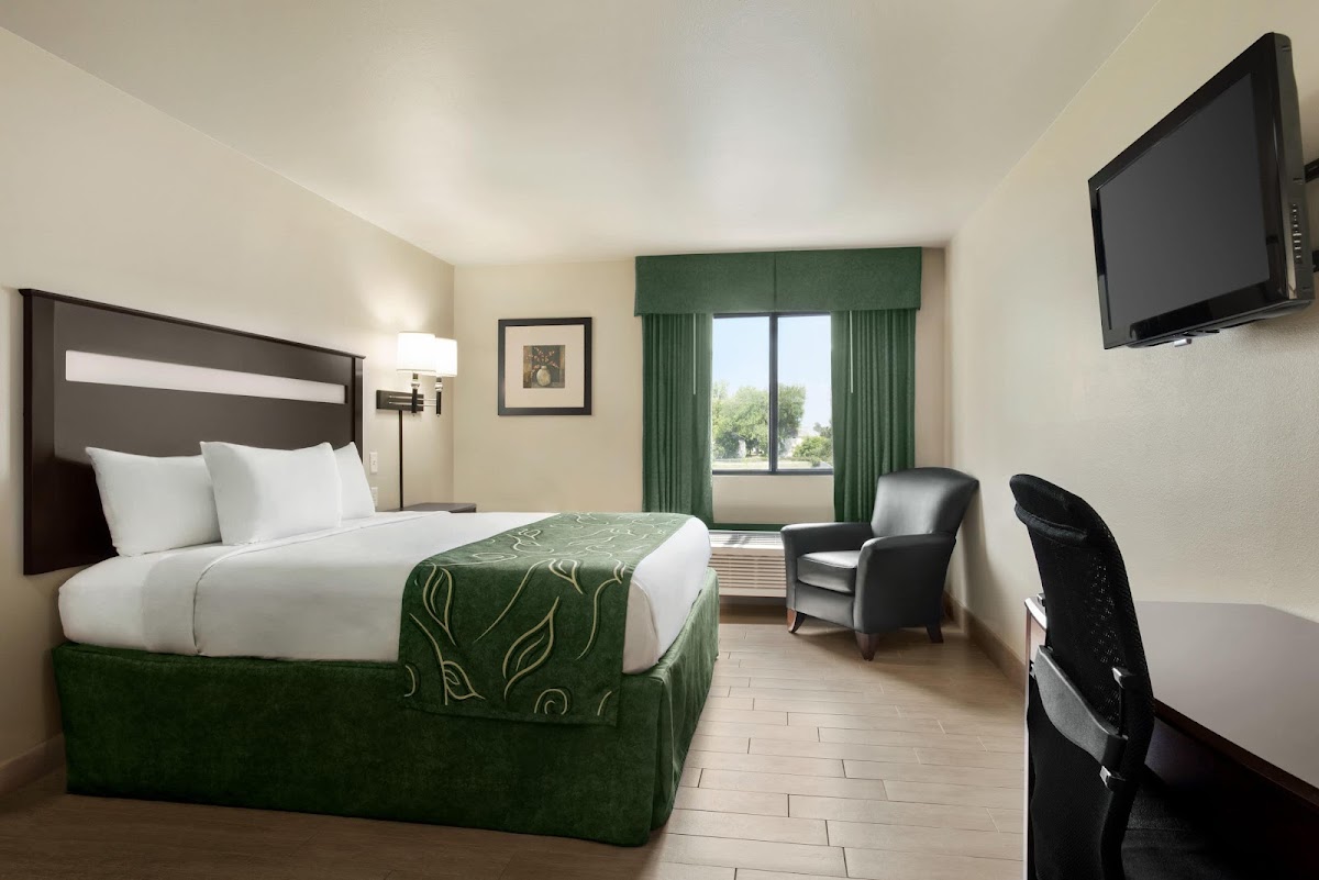 Baymont by Wyndham Glenwood photo 2