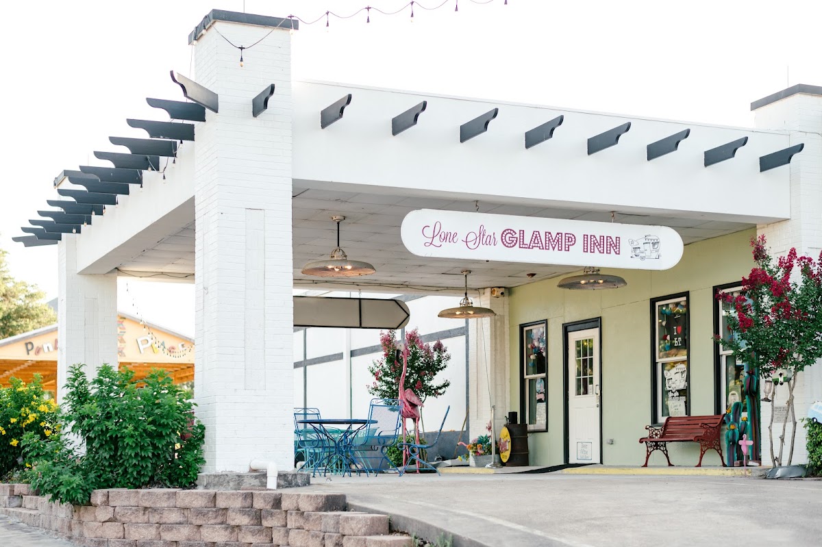 Lone Star Glamp Inn photo 2
