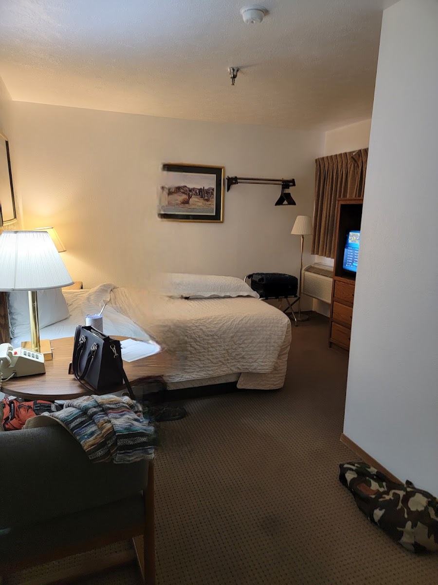 Yorkshire Inn & Suites