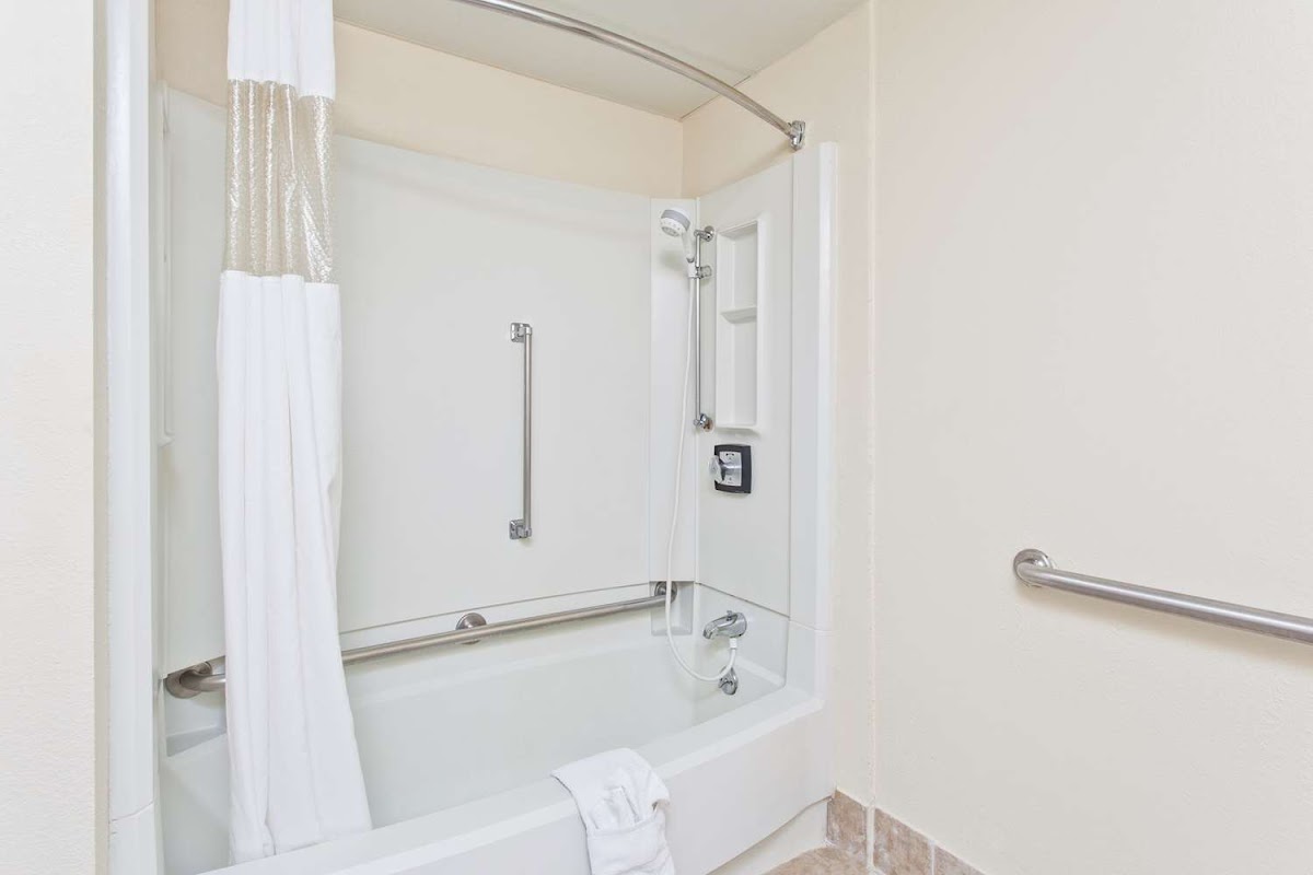 Baymont by Wyndham Southfield/Detroit photo 2