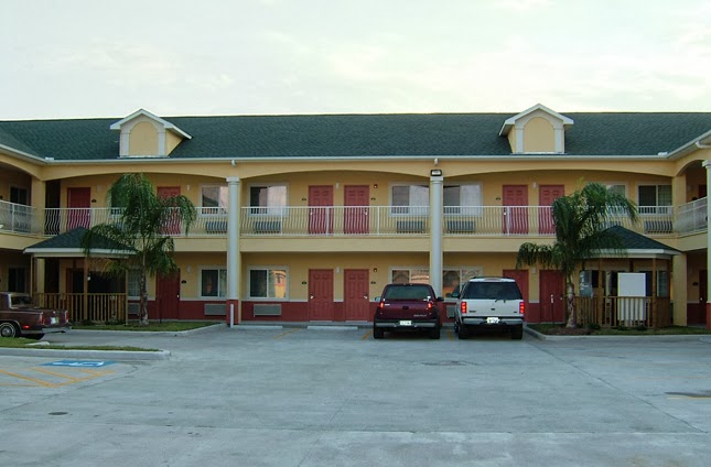 Symphony Inn & Suites