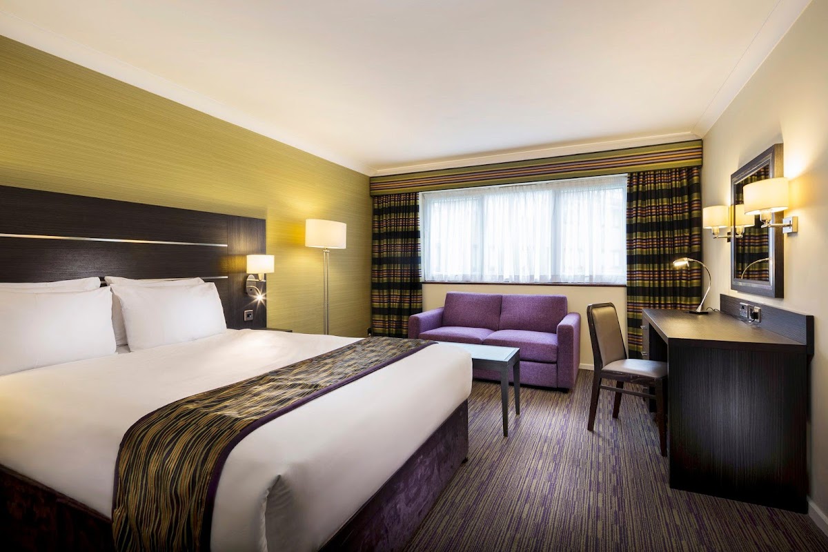 Holiday Inn London Gatwick - Worth by IHG photo 2