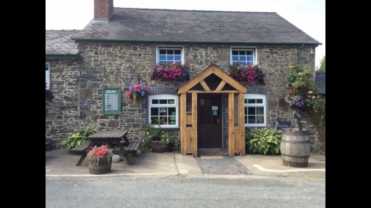 Dolau Inn & bunk house.