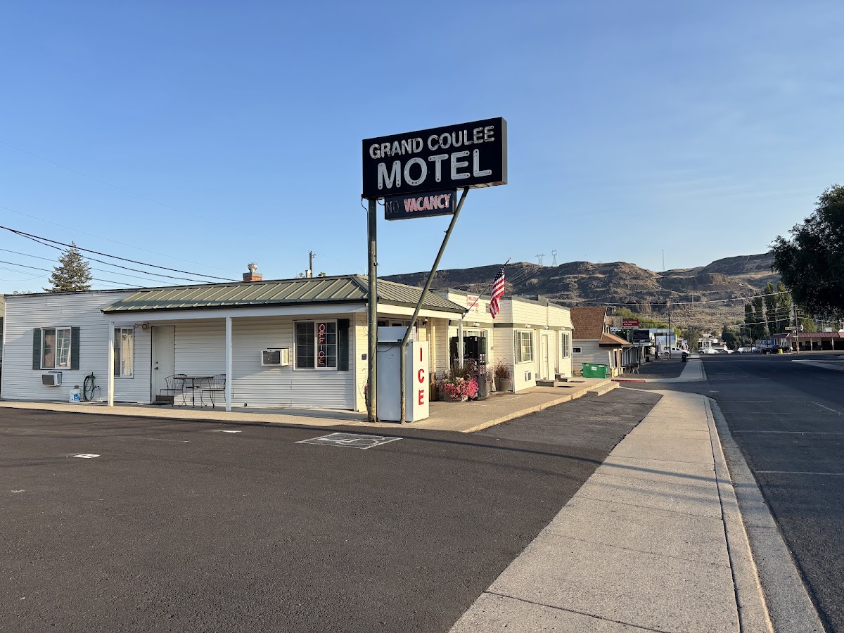 Grand Coulee Center Lodge photo 2
