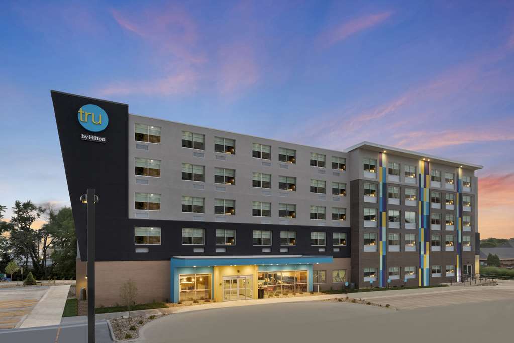 Tru by Hilton Lincoln East