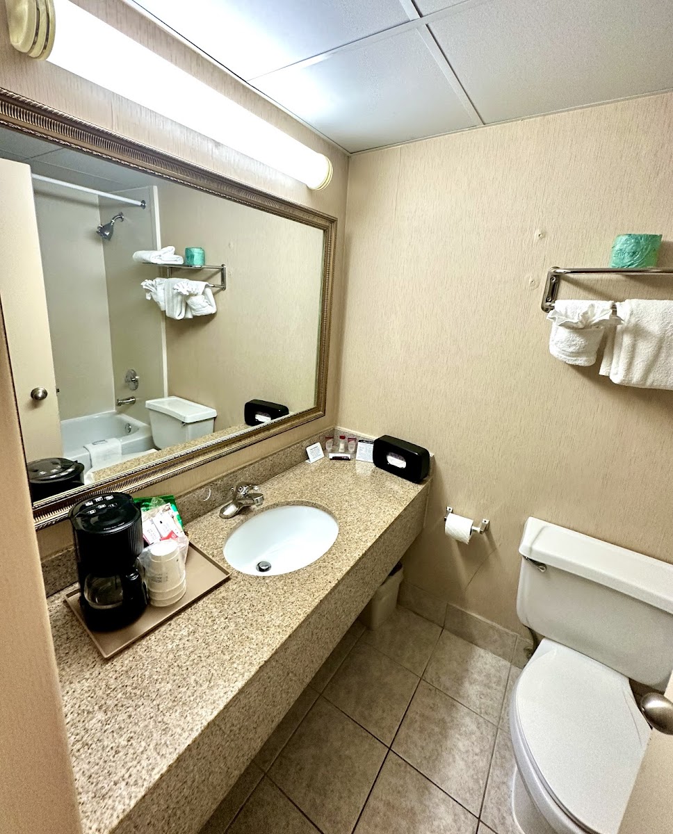 Ramada by Wyndham Rochelle Park Near Paramus photo 3