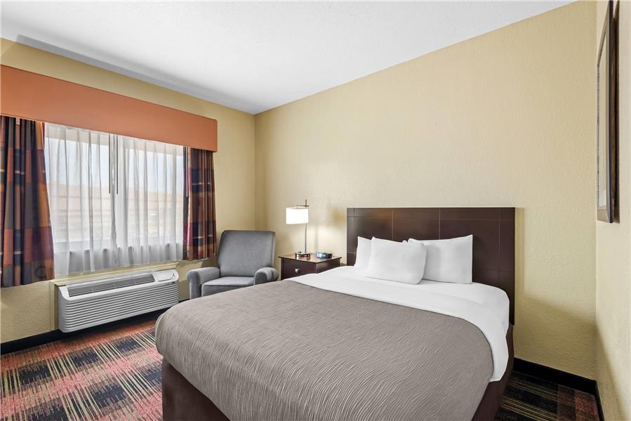 Quality Inn & Suites Des Moines Airport photo 2