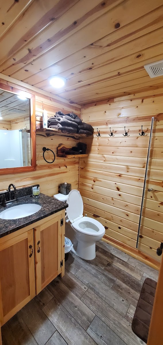 Buck's Cabins photo 3